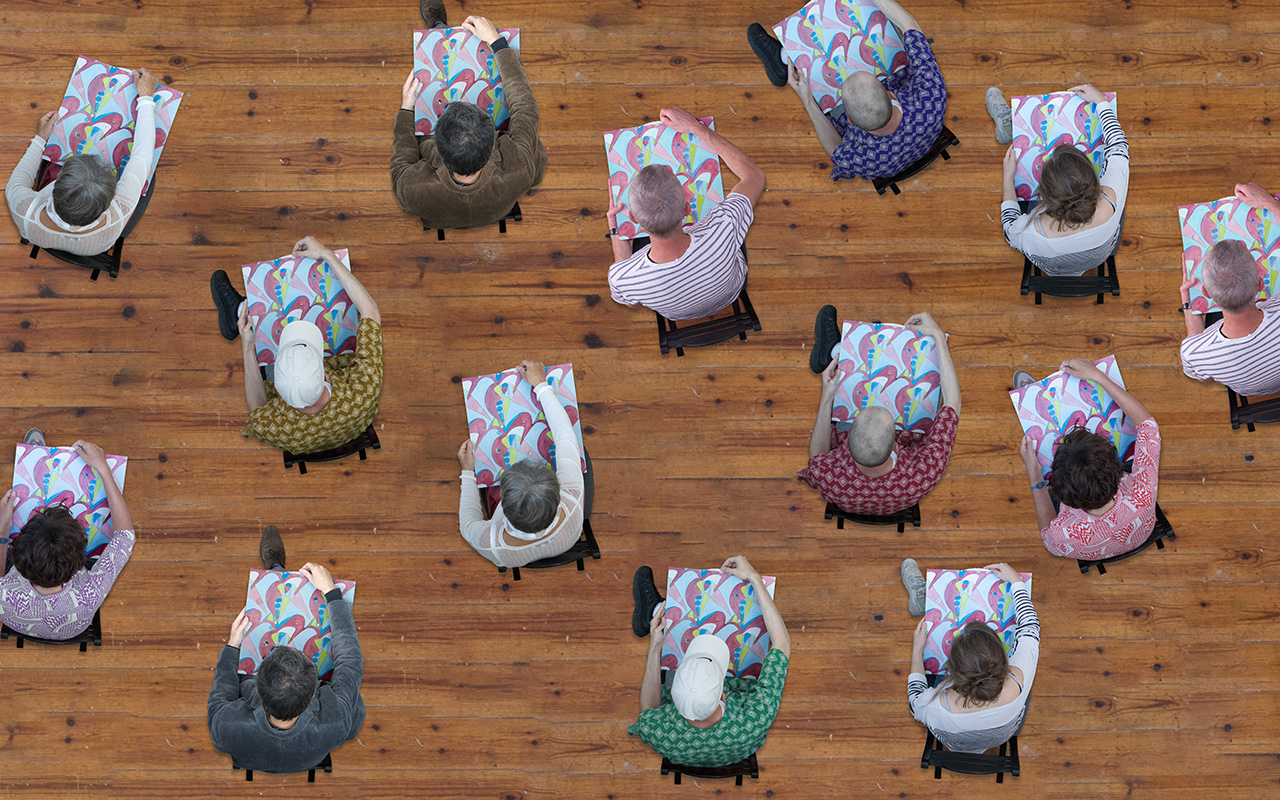 Chacun vit dans la compagnie de quelqu’un d’autre. Ce quelqu’un existe vraiment ; il se trouve à notre exact opposé sur la terre. C’est notre contrepoids. Si nous allons dans un sens, il va dans l’autre. Nous nous maintenons en équilibre. Parfois c’est nous qui menons, parce que nos intentions sont plus fortes que les siennes, parfois c’est lui. Nous le ressentons comme une ombre, et lui doit nous voir aussi comme cela. Mais nous sommes tous les deux réels. C’est la personne qui nous est la plus proche, et c’est la seule que nous ne pourrons jamais rencontrer.